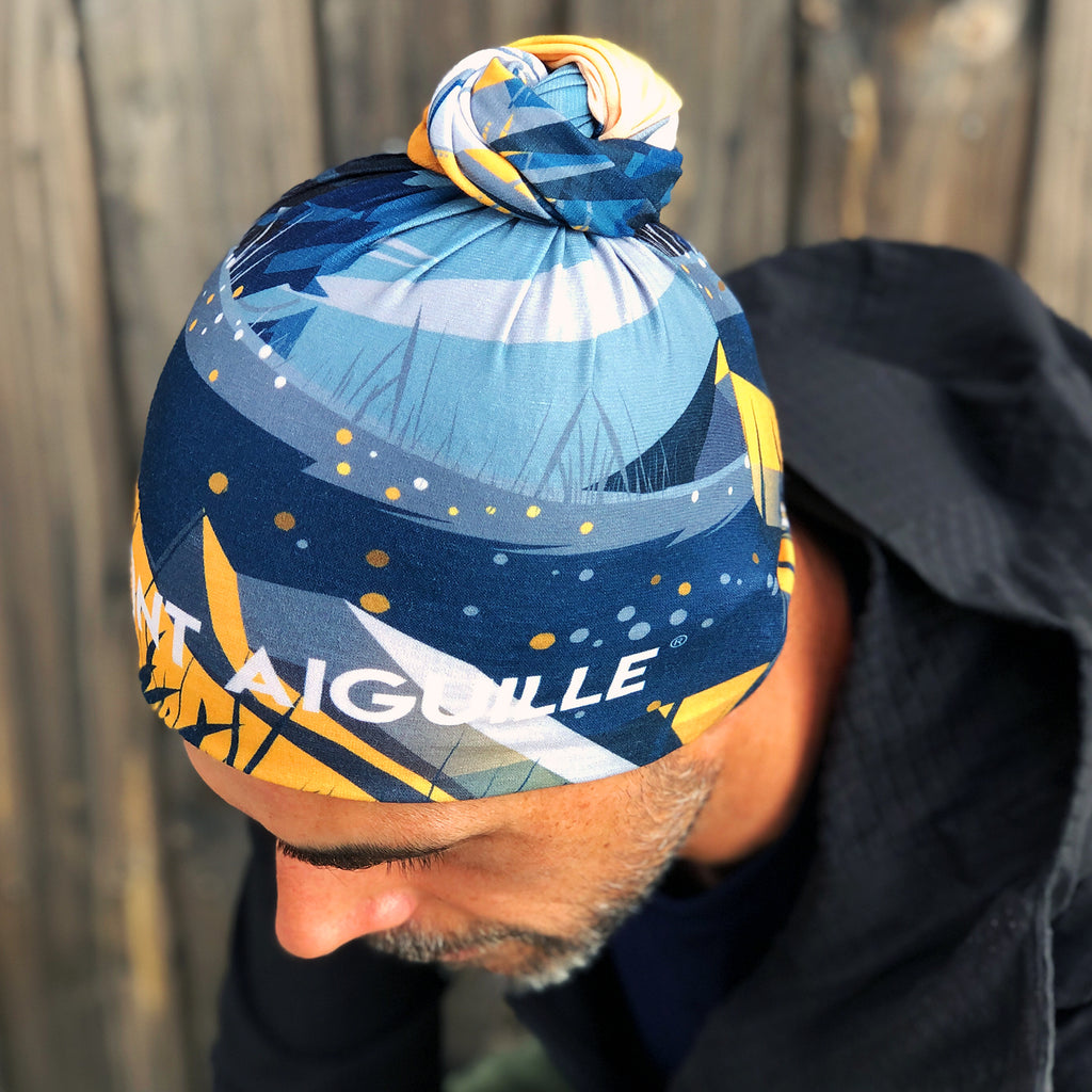 MARQUE MONT AIGUILLE® x BUFF® - Tour de Cou Mont Aiguille Sport EcoStretch Bleu pour Homme, Cadeau Souvenir du Trièves Vercors